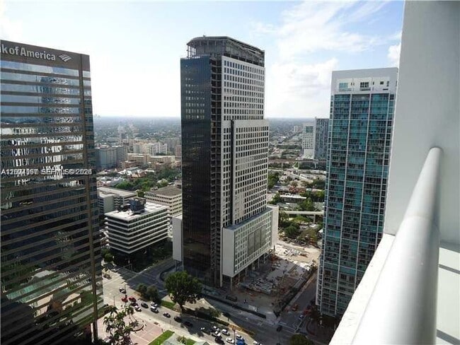 Building Photo - 495 Brickell Ave
