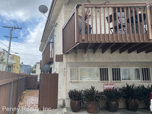 Foto del edificio - 833 Capistrano Pl