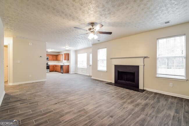 Building Photo - 6513 Snowden Dr