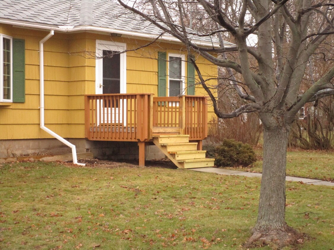 115 E Washington St, Sackets Harbor, NY 13685 House Rental in Sackets