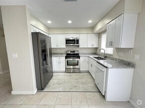Building Photo - 739 NE 7th Pl