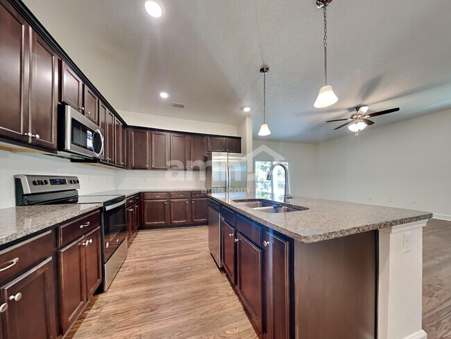 Foto del edificio - 437 Sandstone Dr