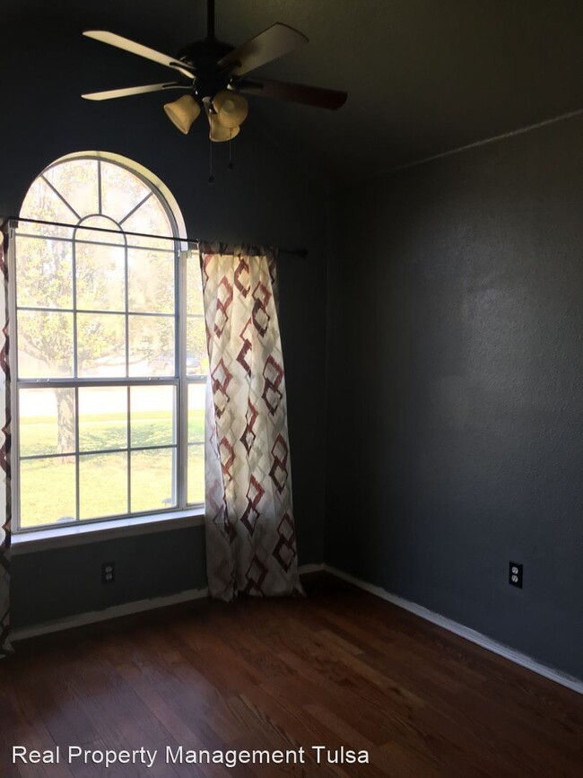 Building Photo - 3 br, 2 bath House - 10222 E 98th Sth N