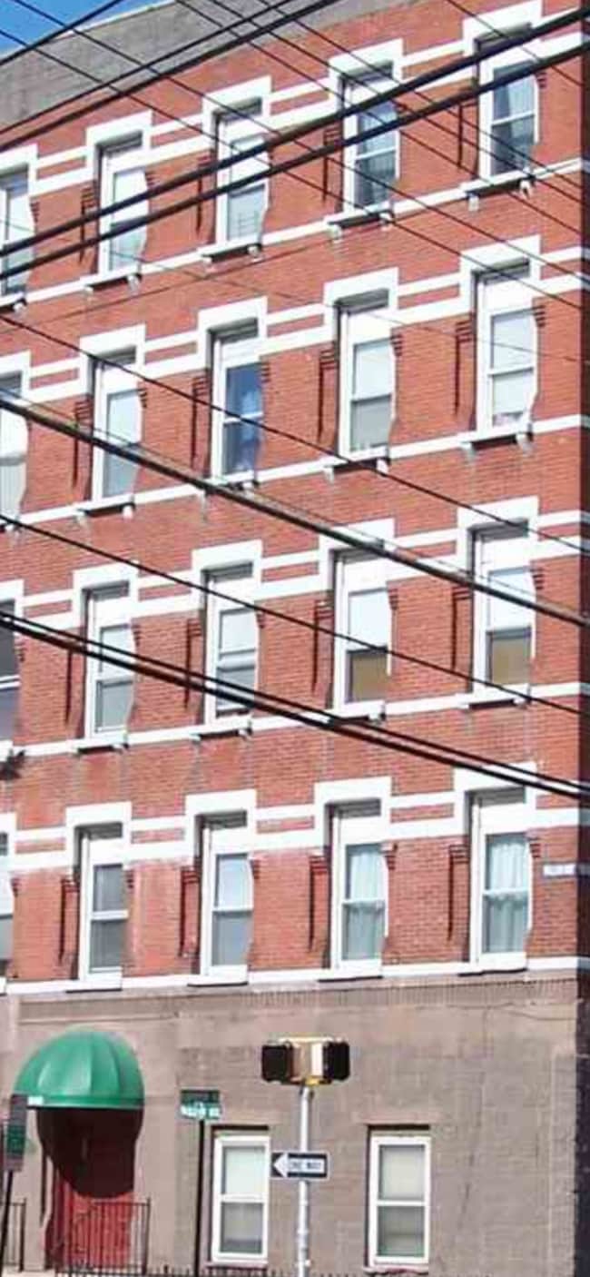 Building Photo - 1038 Willow Ave