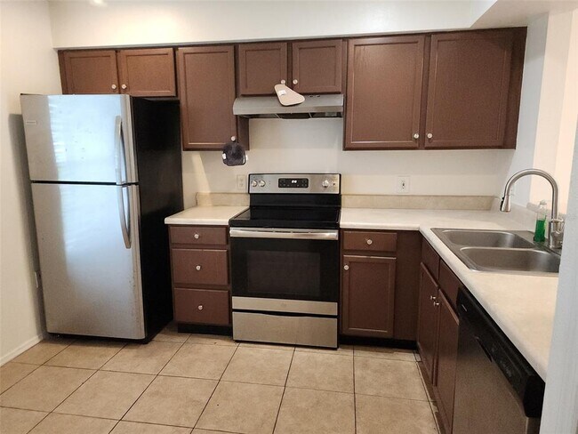 Foto del edificio - 13336 Fairway Glen Dr