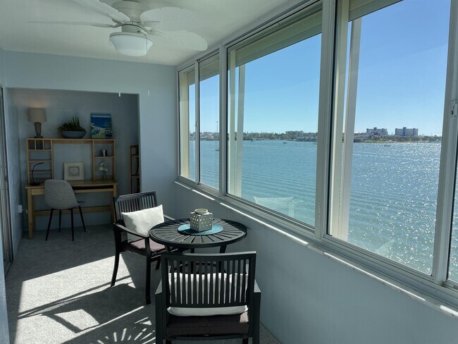 Foto del edificio - 4750 Cove Cir