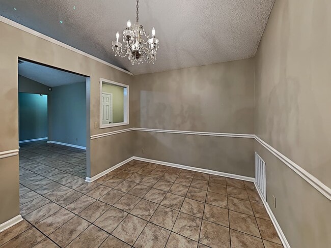 Building Photo - 7931 Diamond Leaf Dr S