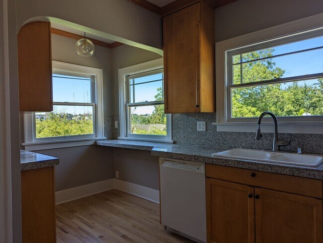 Building Photo - 3 br, 2 bath House - 835 31st Ave