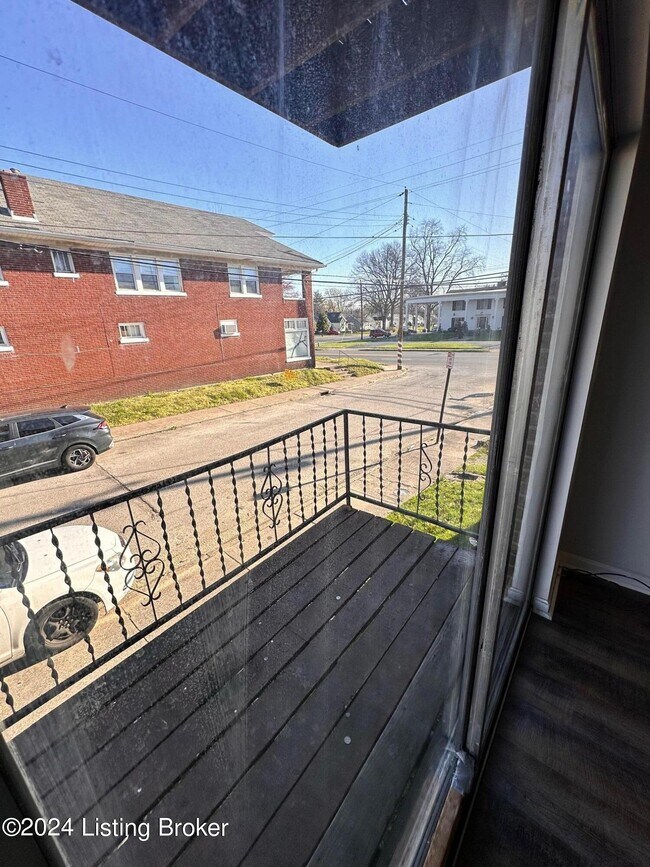 Foto del edificio - 1300 Oakwood Ave