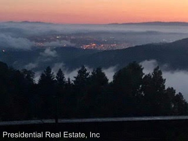 Foto del edificio - 4 br, 3 bath House - 21475 Summit Road