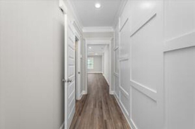 Foto del edificio - 1005 Linsmore Ave