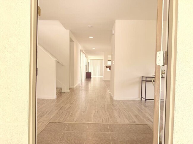 Foto del edificio - 2768 Garrett Pl