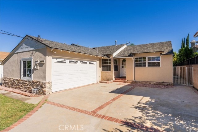 Foto del edificio - 7218 Enfield Ave