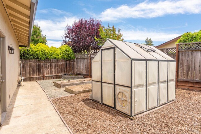 Foto del edificio - 2454 Dunaway Dr