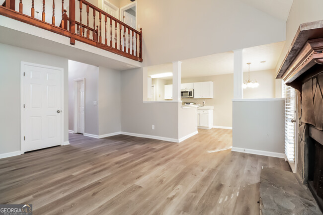 Foto del edificio - 5247 Forest View Trail