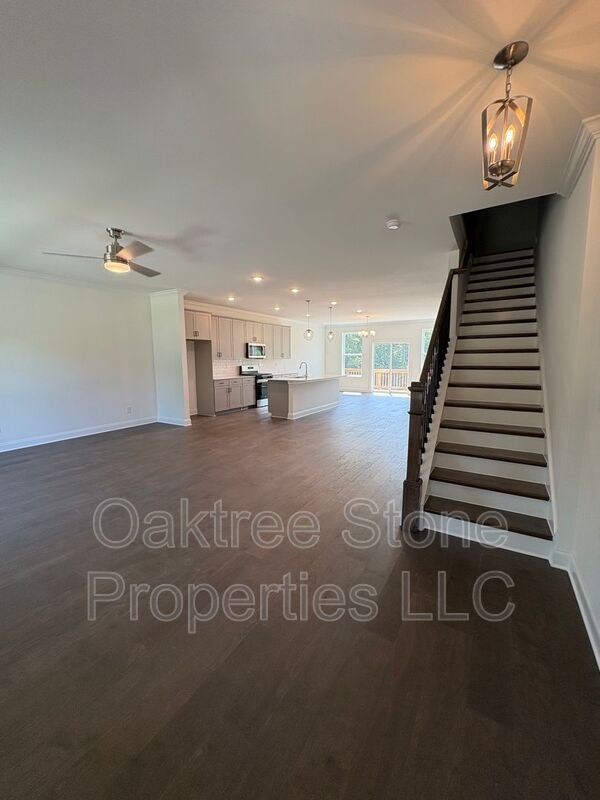 Foto del edificio - 634 Grove Glen Ct