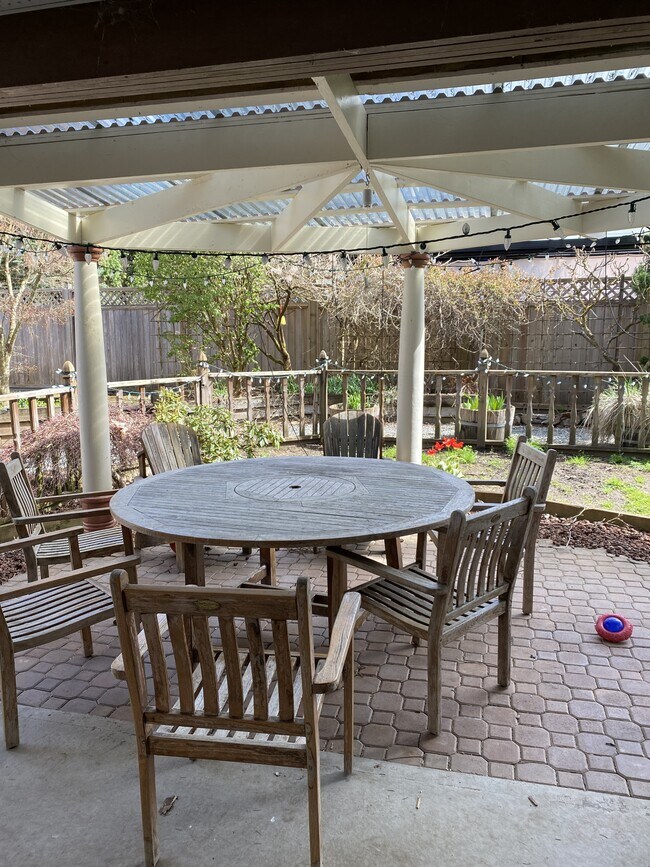 Photo du bâtiment - 22790 Balabanian Cir