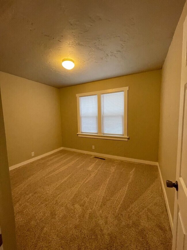 Foto del edificio - Charming Newly Remodeled 2 Bed/ 1 Bathroom Home!