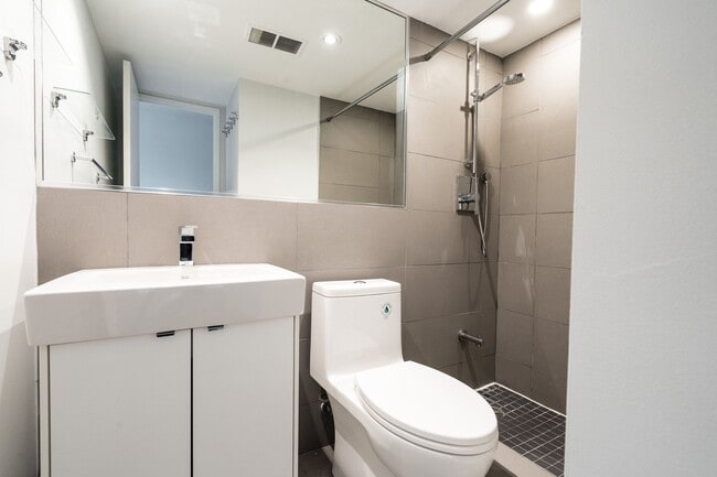 Photo du bâtiment - 800 Richmond St W