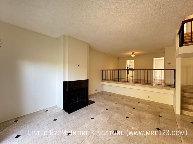 Foto del edificio - Stunning 3BD 2BA Townhome in Arcadia CA