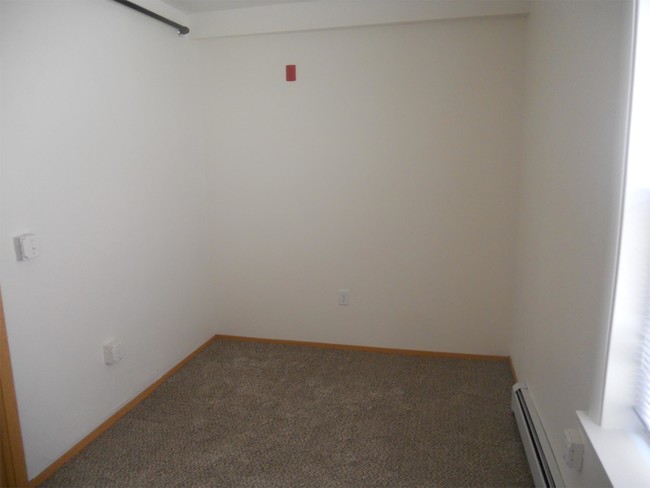 Building Photo - 409 N Broadway