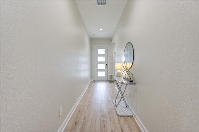 Foto del edificio - 22534 Petrizzi Ln