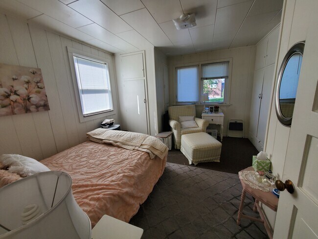 Foto del edificio - 523 Taylor Ave