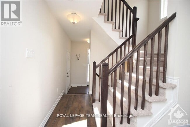 Building Photo - 507 Foxlight Cir