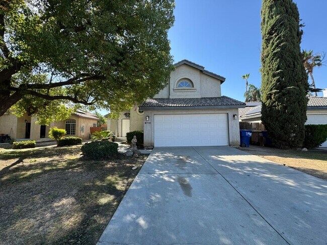 Foto del edificio - Spacious NW Bakersfield Home!