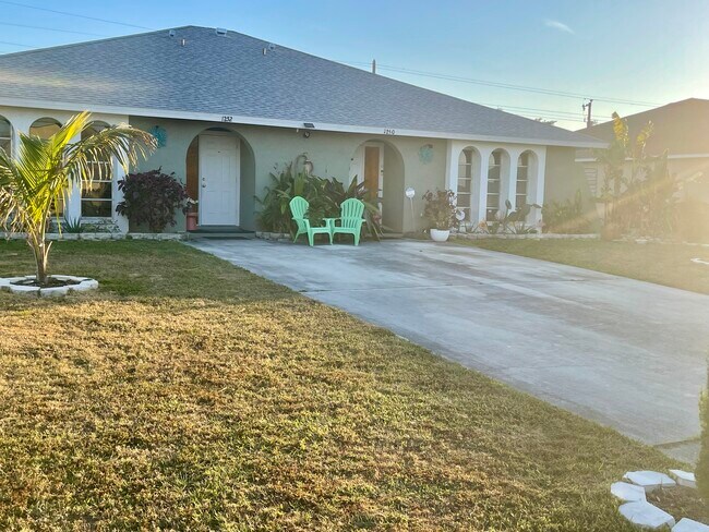 Foto del edificio - 1252 SE 8th St