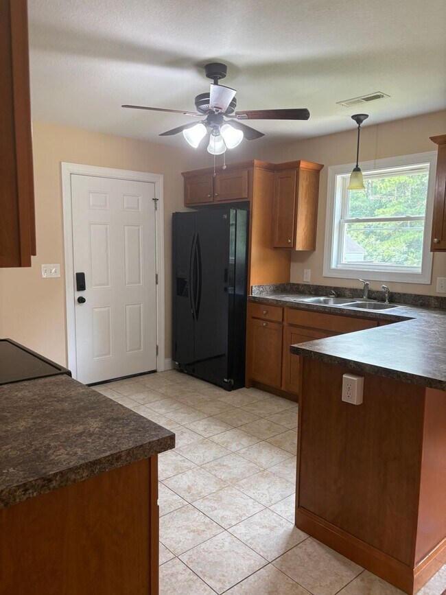 Foto del edificio - 124 Deerfield Ln