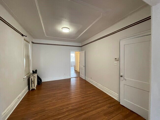 Foto del edificio - 302 Chapel Ave