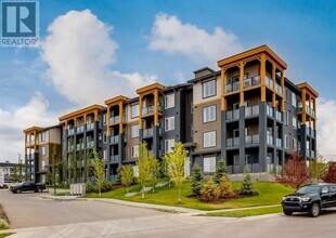 Building Photo - 300 Auburn Meadows Manor SE