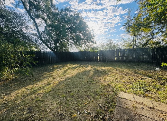 Building Photo - 1835 Willow St