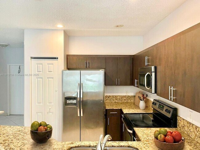 Foto del edificio - 12115 SW 5th Ct