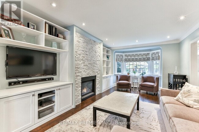 Building Photo - 684 Eglinton Ave E