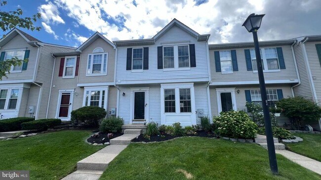 Foto del edificio - 33 Pinehurst Ct