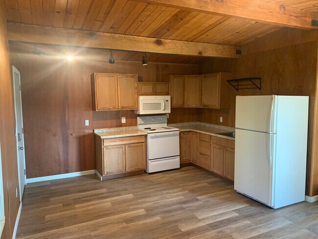 Foto del edificio - 11377 Lakeview Ave