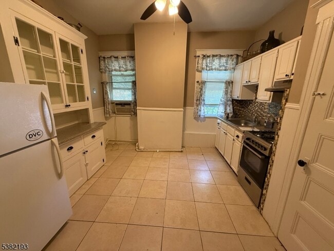 Building Photo - 644 Oradell Ave
