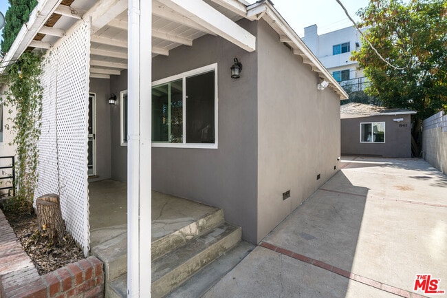 Building Photo - 839 Wilcox Ave