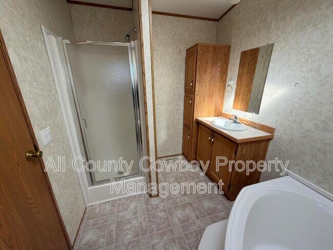 Building Photo - 3000 Pope Springs Rd