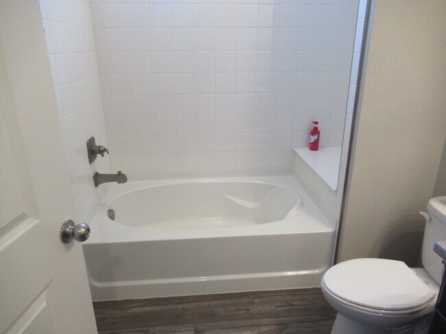 Foto del edificio - 6729 Windbrook Ct
