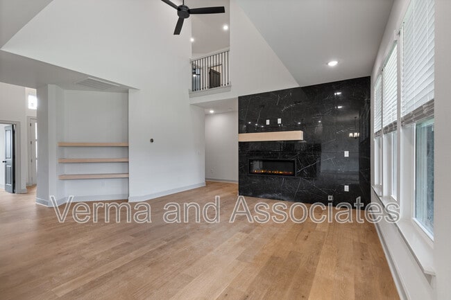Building Photo - 1081 Whistler St