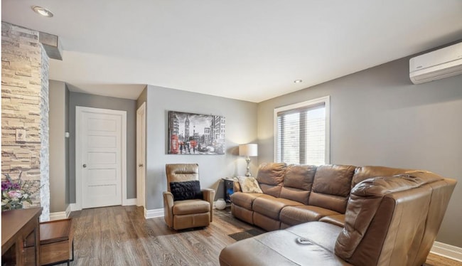 Building Photo - 26 Av 8E