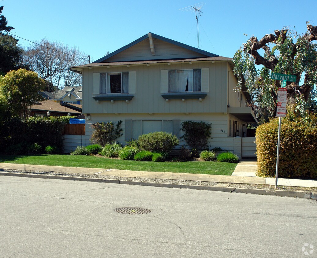 Building Photo - 616 Harvard