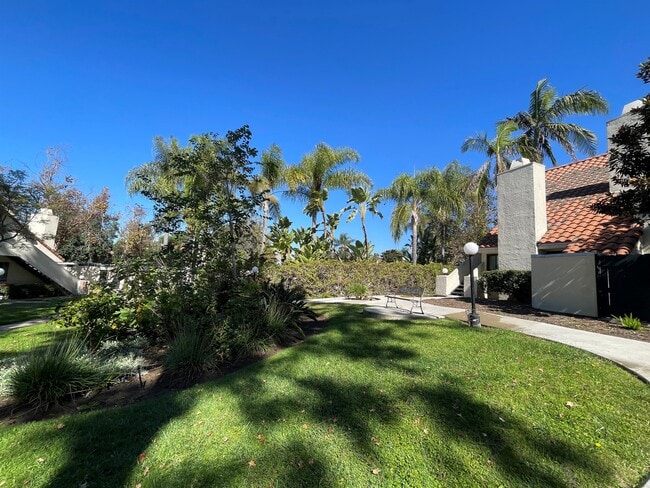 Foto del edificio - 313 N Melrose Dr