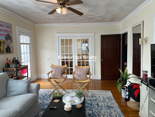 Building Photo - 66 Craigie St