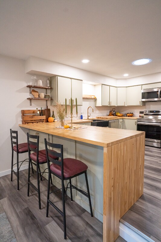 Building Photo - 1138 W Cecil St