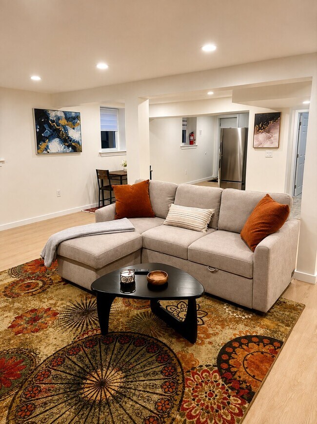 Foto del edificio - 3225 Chestnut St NE