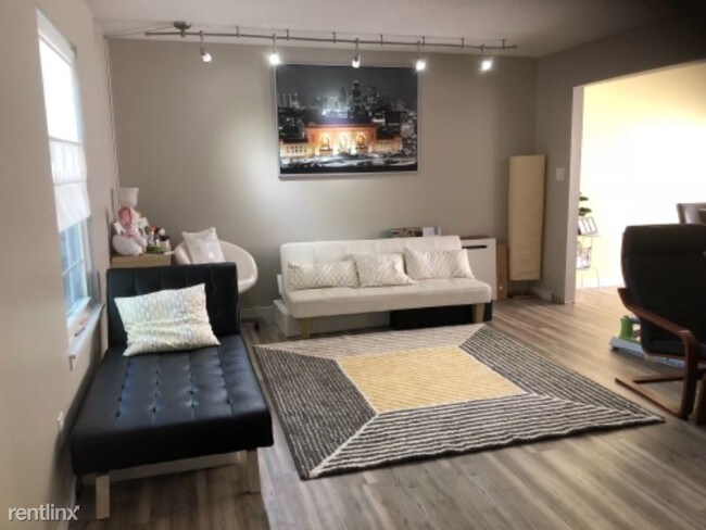 Foto del edificio - 3 br, 3 bath Townhome - 6447 E 127th Street